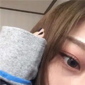 喜欢用半边脸头像