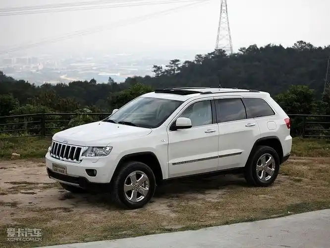 【2011款大切诺基(进口)5.7l 旗舰导航版_整体外观_12/59张图片】_汽