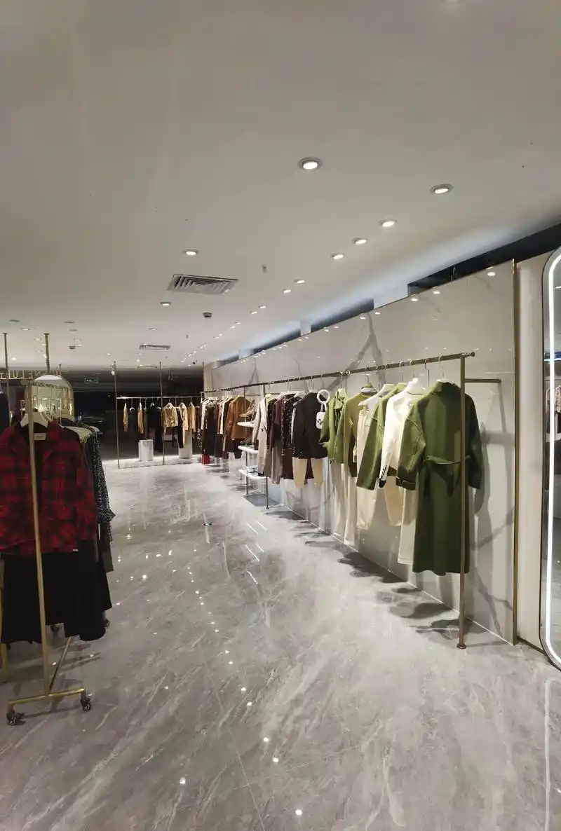 经过半个月的努力,服装陈列展示效果图, 服装人加油未来会更好 - 抖音