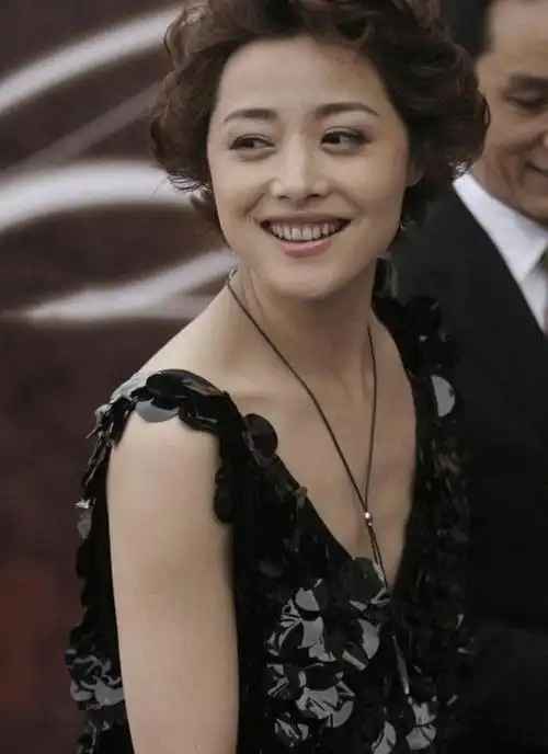 善恶终有报!54岁远走美国,风流成性的吴秀波,如今自食恶果