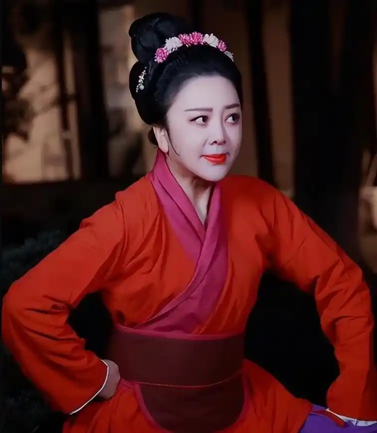 "孙二娘"梁丽:因"诈骗"被公安部通缉,两婚两离后怎样了?