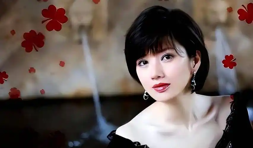 18岁登上春晚,与张子健传绯闻,现在的苑冉演李现后妈_演艺_艺术_表演