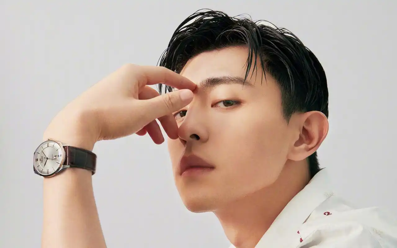 邓伦帅气图片高清电脑壁纸