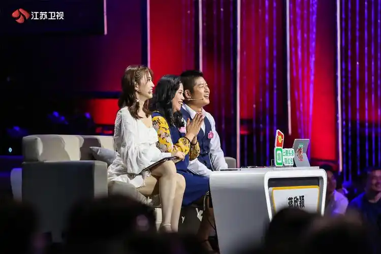 才貌双全女嘉宾排斥身体接触看新相亲大会如何化解世纪难题