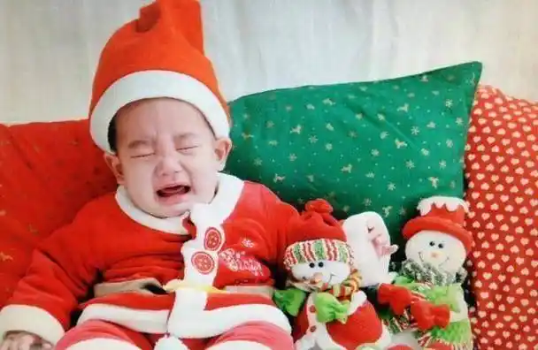 应采儿晒出小小春装扮圣诞树,没想到小甜椒如此心灵手巧_照片_不知道