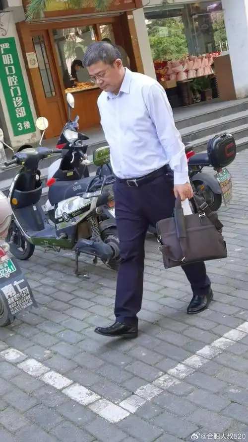 大叔正装男