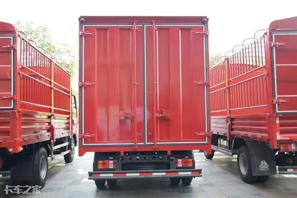 卡车侧面护栏可不是摆设,私拆上路会被罚款