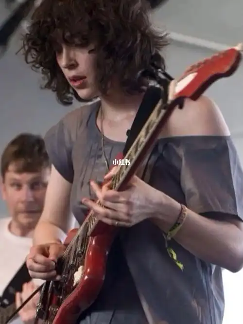 可甜可酷 复古摇滚风卷发996901_卷发_羊毛卷_复古_发型_摇滚风