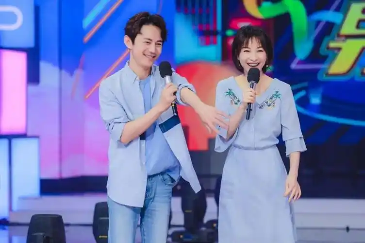 何炅快乐大本营综艺节目剧照