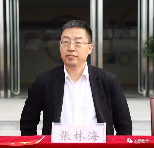 揭牌仪式的有临汾市副市长陈忠辉,市政府副秘书长,办公室副主任张林海
