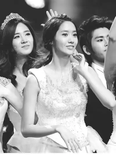 林允儿 权侑莉 少女时代