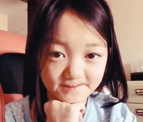 李嫣然2015新年近照 王菲女儿李嫣兔唇前