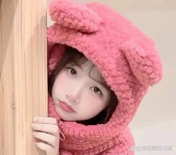 清纯可爱女生头像. "每个城市都会下雨 就像我 走到哪里都会想你"