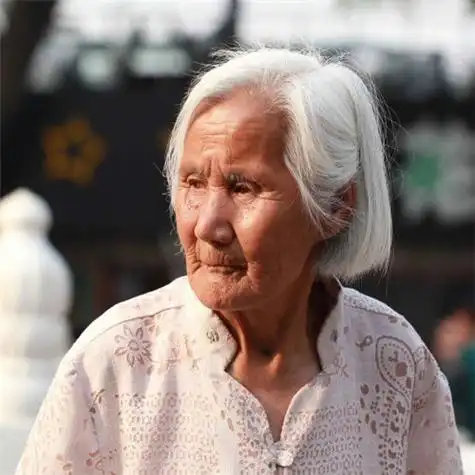 安静头像老人高清好看的唯美老年人头像