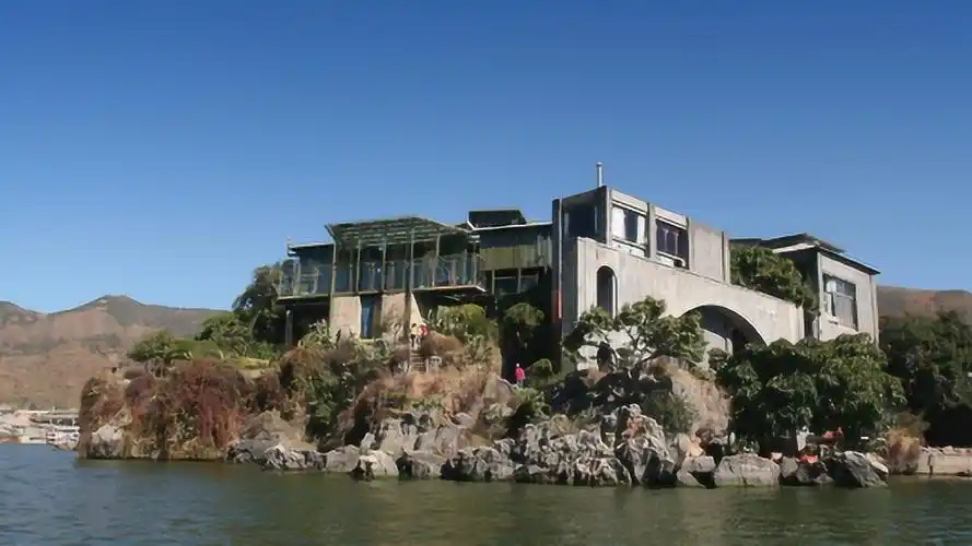 杨丽萍的豪宅月亮宫如今已被查封再好看也掩不住肮脏