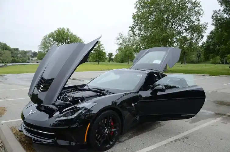 拥有一辆跑车是什么感觉?