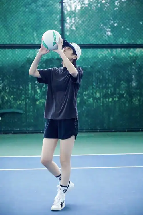 李宇春超话继跳2000个绳,会长又多了一项可选择的健身项目,比如_____?