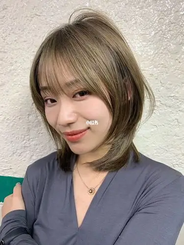 2020超火发型遮脸发型