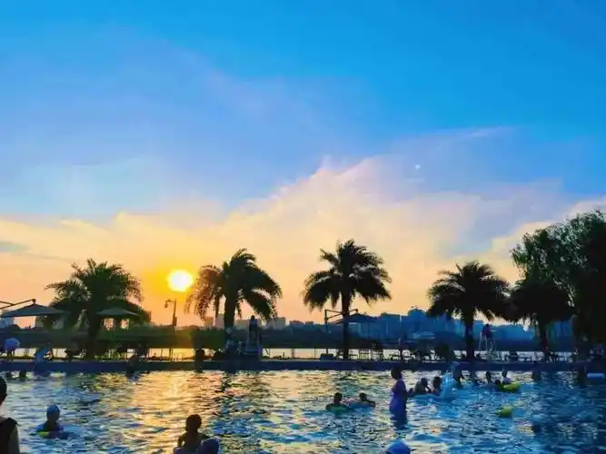 199元299元抢原价98元146元橘子洲沙滩公园泳池单人票亲子票