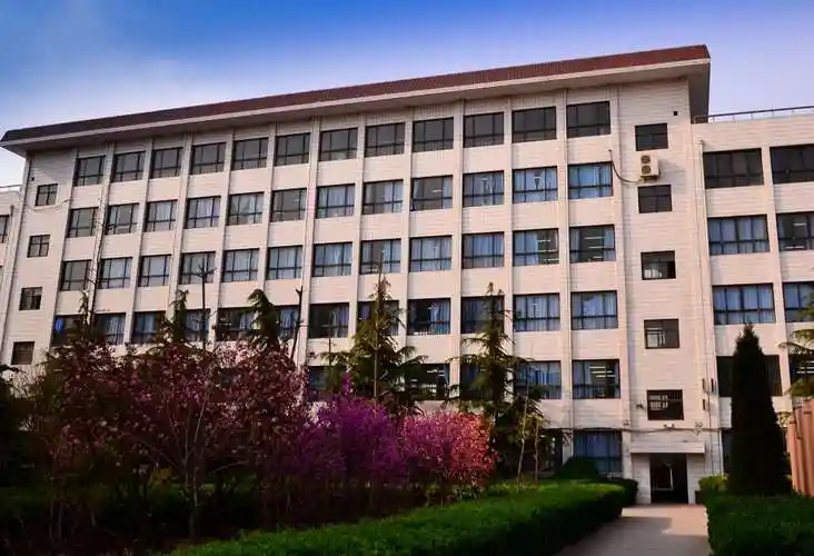 p> a href="#" data-lemmaid="8202">安阳 /a>市第三中学创建于1958