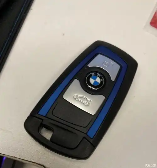 宝马4系的钥匙上面有开启敞篷的功能吗用钥匙就可以开关敞篷