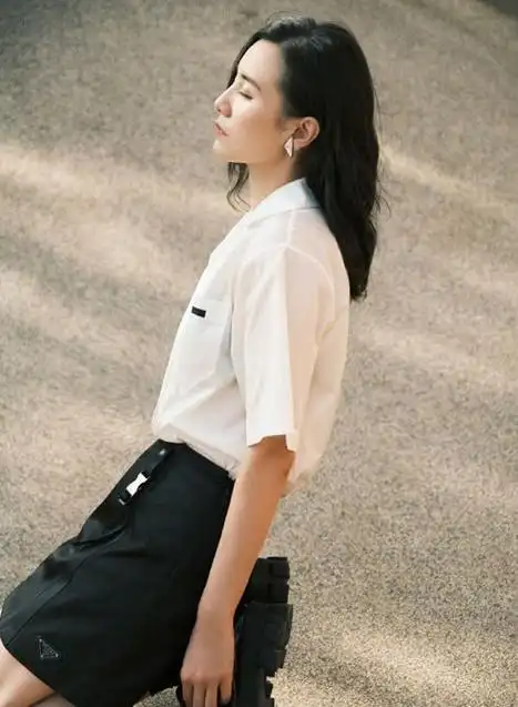 宋佳女团身材好迷人工装裙造型元气满满40保养得像少女