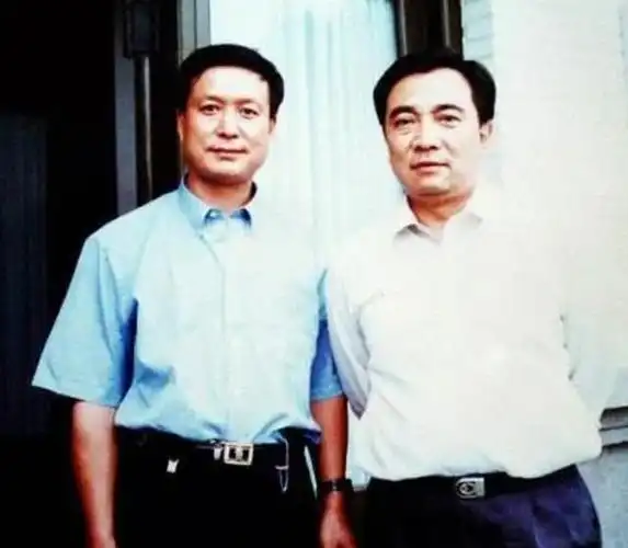 回顾鲍国安:演完曹操3年无戏拍,51岁再度逆袭,如今怎么样了?