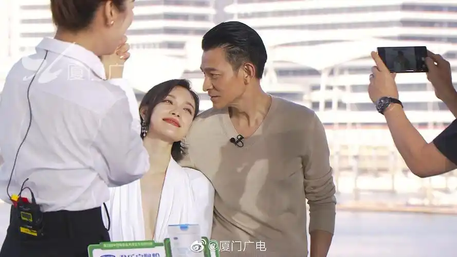 带着作品《拆弹专家2》做客直播间…………|刘德华|倪妮|拆弹专家2