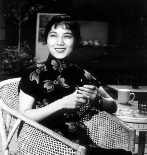 新凤霞是谁她的美丽与苦难里有一整个江湖