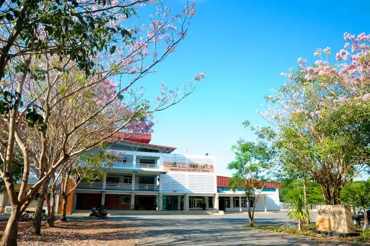 p>泰国农业大学(泰语: