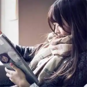 正在看书的女生头像清新有气质看书的微信头像女