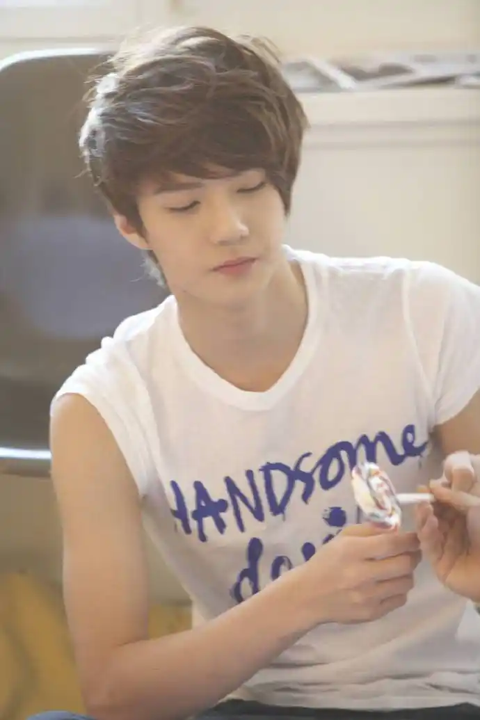 吴世勋漂亮的十八岁也是无比珍贵的十八岁