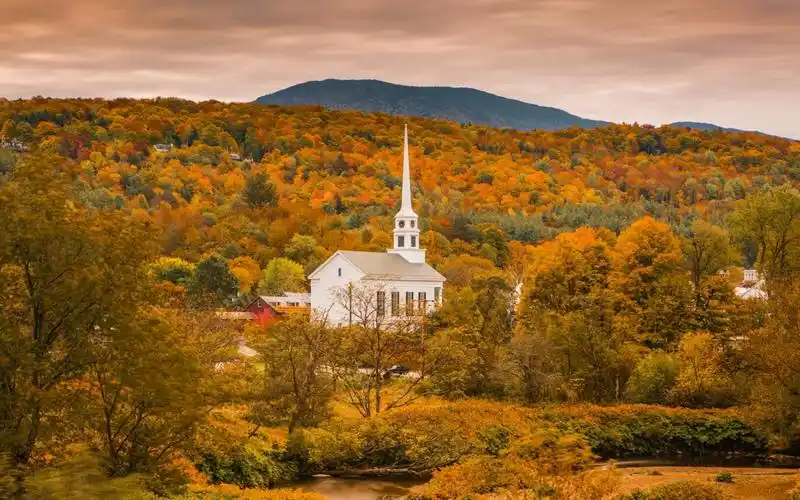 唯美伤感秋天风景壁纸_秋天落叶的凄美浪漫