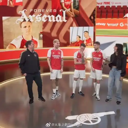 若日尼奥(替维埃拉回答):马丁内利,马丁内利,和马丁内利.