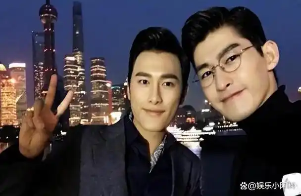 看看张翰的作品,现在回过头来,感受真是复杂矛盾,既有芬芳又有刺鼻的