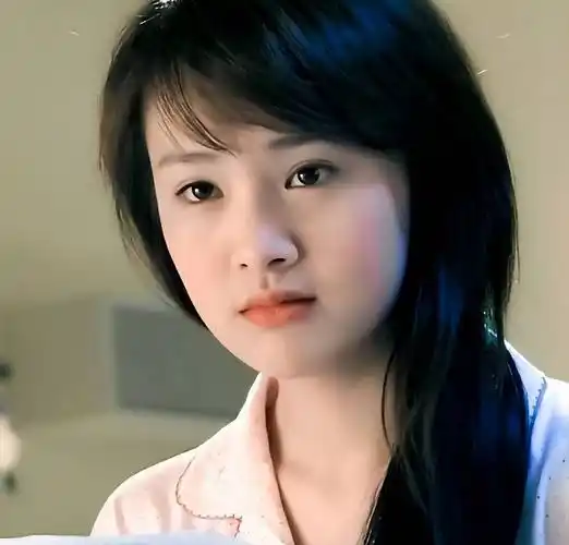 封杀近四年,郑爽再被下达限制消费令,网友:以后苦日子还多着呢