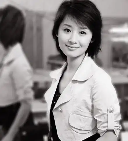 图北京主持人陈晨疑整容网友大呼整的认不出