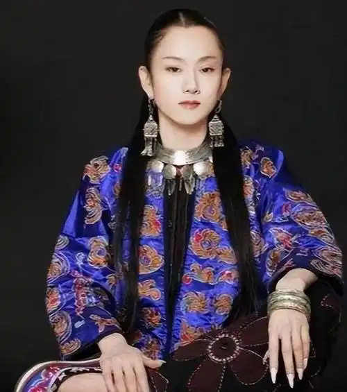 杨丽萍裸舞引热议,艺术追求还是道德挑战?