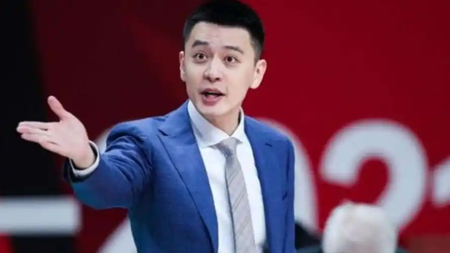 小三风波后辽篮前主帅杨鸣发声明已和前妻离婚共同抚养孩子