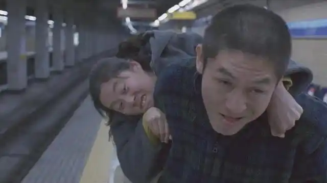 豆瓣8.6分冷门电影《绿洲》:天使不敢走的路,傻子一路闯过去