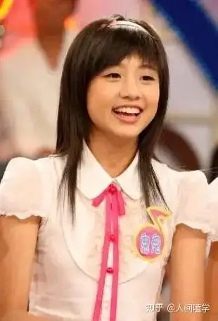 鬼鬼吴映洁16岁被逼出道!因为忘寄钱被亲妈打到住院!