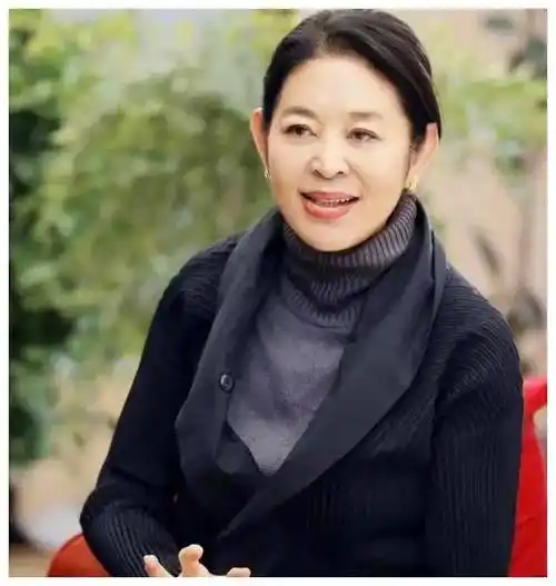 倪萍"整容"敲响警钟!这个64岁女神为美丽付出沉重代价!