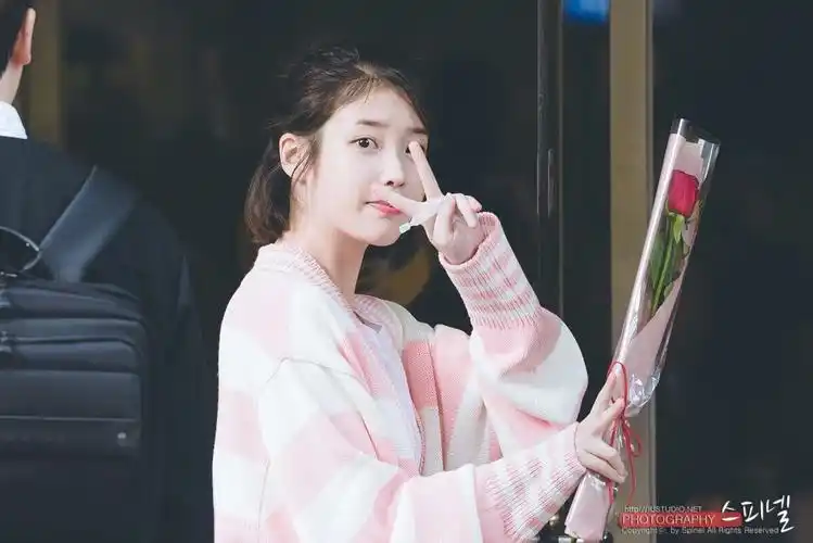 iu 李知恩 头像 壁纸 上班街拍