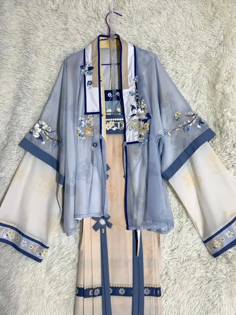 大明少女||是敲温柔的明制汉服!今天给宝子们更新一波细节图 - 抖音