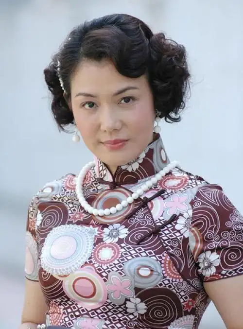 孟庭丽片场猝死,你以为过度劳累,其实背后藏着人性的丑陋