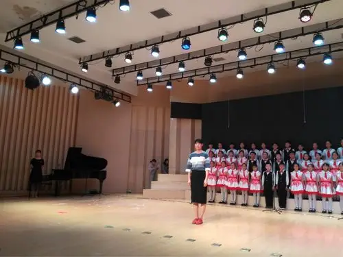 驻马店第七小学合唱 青春舞曲>