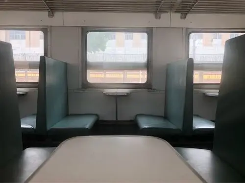 绿皮火车,铁轨,老站台