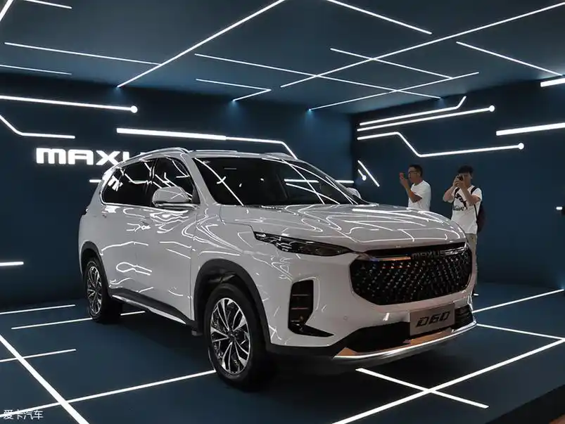 上汽迈克萨斯d60增新车型售998万起