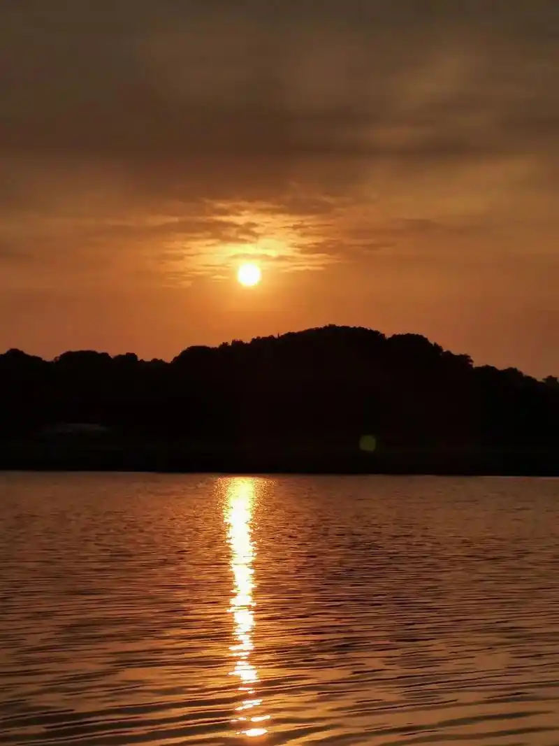 夕阳无限好 只是近黄昏最近的新鲜照片 #落日余晖映晚霞一抹 - 抖音