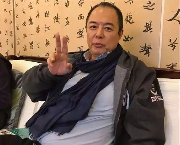 张铁林:一个字要价十万,网友:真把自己当乾隆皇帝了?